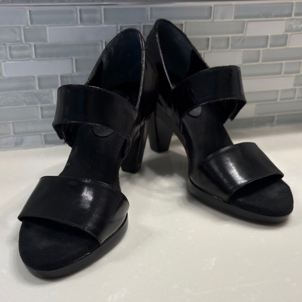 AEROSOLES Black Leather Open-Toe Block Heel Sandals